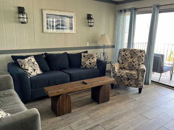 Smart TV - 2Br2Bath gulf view .Near Publix Sports Park. Ask for discount to receive 10% off (Panama City Beach)