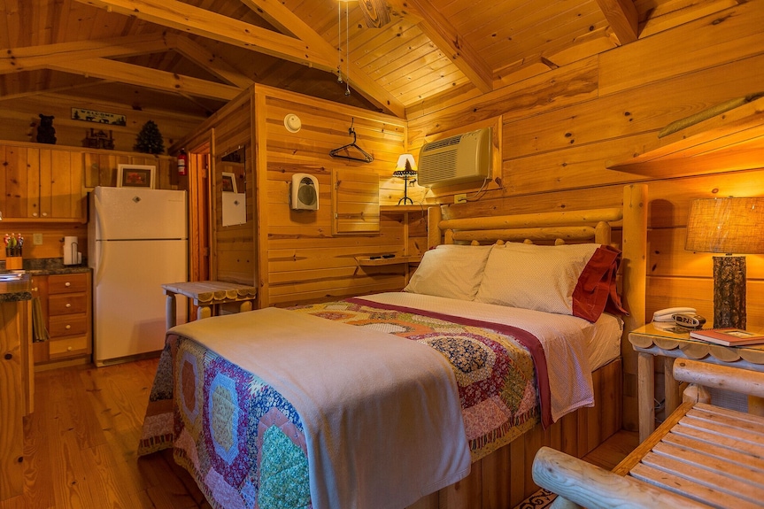 Mountain Serenity Close To Hiking, Rafting, Fishing And Kayaking. "Coyote Song" - North Carolina