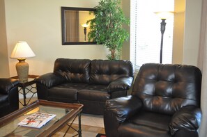 TV, DVD player, music library, stereo - SUNSHINE FOR RENT - 11th Floor  (Navarre Beach)