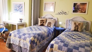 2 bedrooms, desk, iron/ironing board, free WiFi