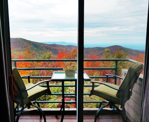 Fang die Aussicht! Private WiFi - 2 Pools - Whirlpools - Gasgrills - Jeder willkommen