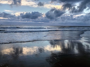 On the beach, sun loungers, beach towels - Nice One Bedroom Seaside Flat (Carpinteria)