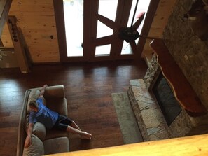 Fernseher, Kamin, DVD-Player, Tischtennisplatte