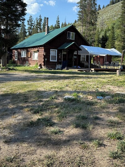 Historic Cabin in the Yankee Fork Valley north of Stanley, ID