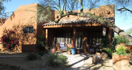 North Scottsdale 1 Bedroom Stand Alone Guest House With Garage.