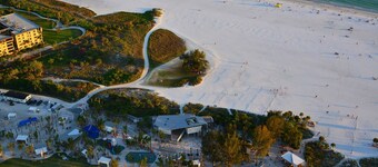 ⭐️ Elegant 2 BR + Den, Heated Pool,  Steps to Siesta Beach