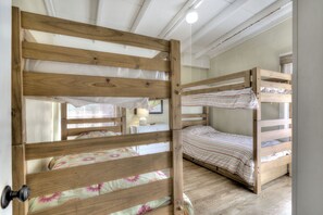 3 bedrooms, WiFi, bed sheets
