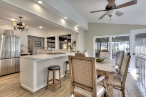 Dining - Hattiway on Lake Allatoona Includes Private Covered Dock (Lake Allatoona)