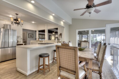 Hattiway on Lake Allatoona Includes Private Covered Dock