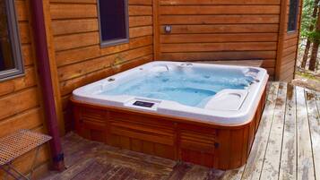 Bain à remous extérieur