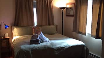 3 bedrooms, iron/ironing board, travel cot, WiFi