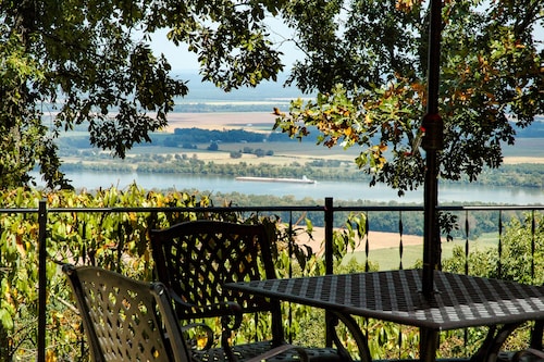 Private and Secluded!  Enjoy the stunning view and wooded surrounding.