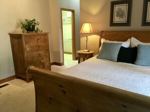 3 chambres, fer et planche à repasser, lit de bébé portatif, Wi-Fi