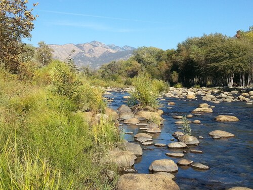 Awesome house & Kaweah River access and 5 miles to Sequoia Park