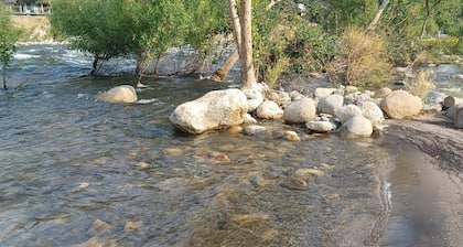 Awesome house & Kaweah River access and 5 miles to Sequoia Park