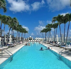 Pool - Oceanview-Residences - 1 Hotel - 1BR-1.5 Bath - Beachfront-Resort-Style (Miami Beach)