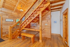 Interior - Breathtaking Views of 7 Mountain Ranges  - Close to Asheville (Old Fort)