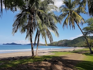 In Strandnähe, Liegestühle