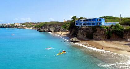 Curacao Finest Diving on vain muutaman askeleen päässä tästä Hyvin varusteltu moderni villa.
