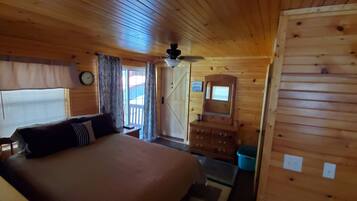 2 chambres, bureau, fer et planche à repasser, accès au Wi-Fi (inclus)