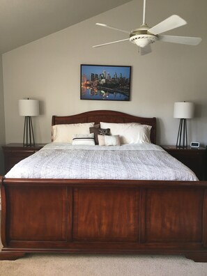 2 makuuhuonetta, silitysrauta/-lauta, ilmainen Wi-Fi, vuodevaatteet