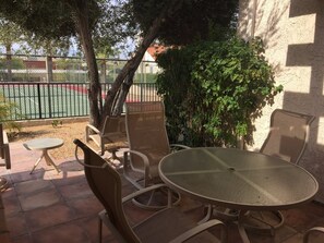 屋外ダイニングエリア