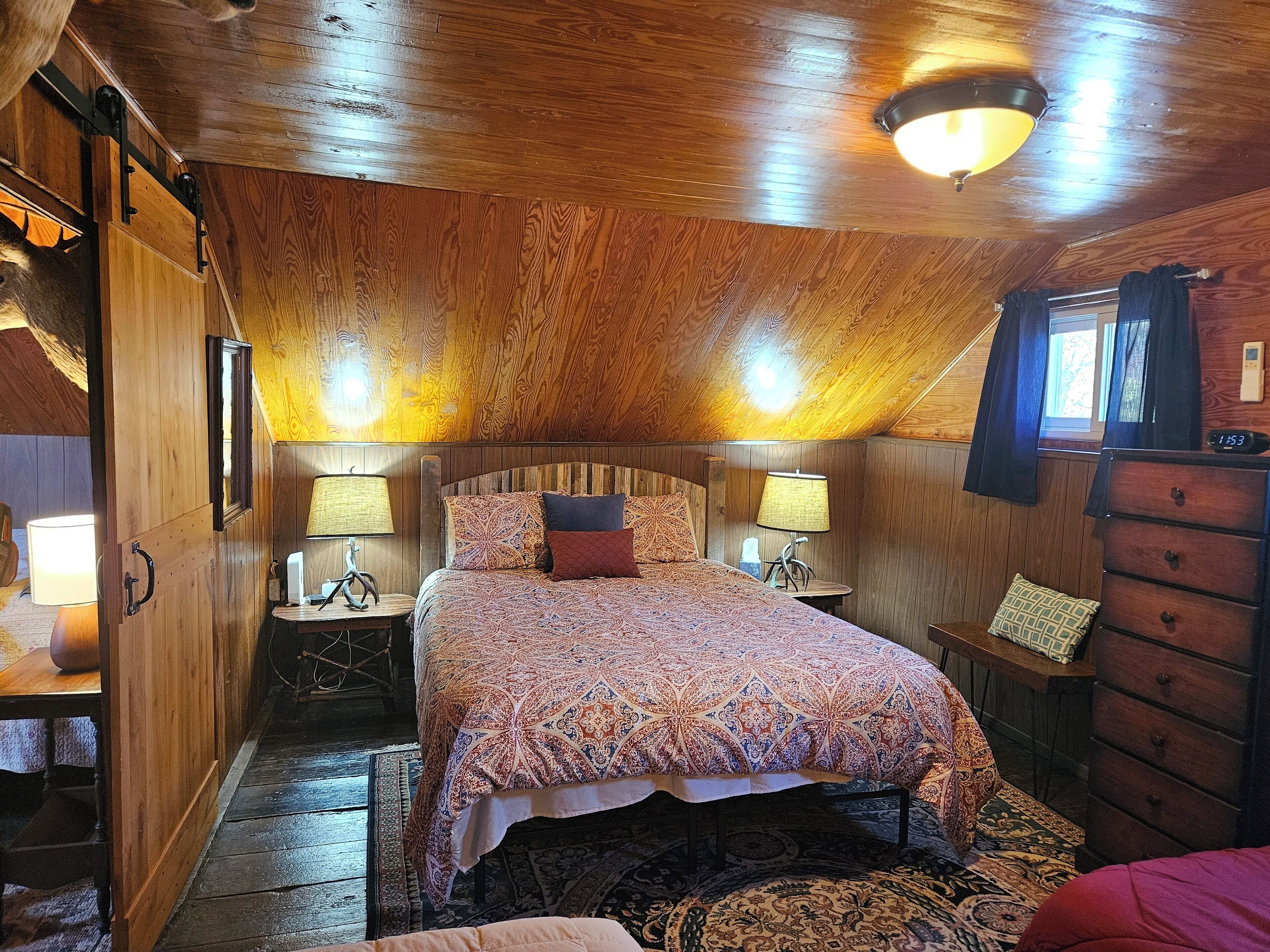 2 bedrooms, desk, free WiFi, bed sheets