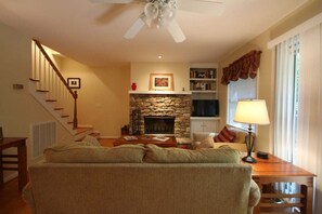 TV, fireplace - White Squirrel`s Nest in Sherwood Forest (Brevard)