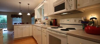 White Squirrel`s Nest | 3 Bed, 2 Bath