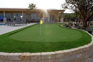 Property grounds - Sleeps 33, Private pool & putting green,10 min from Garner State Park, Frio Riv. (Utopia)