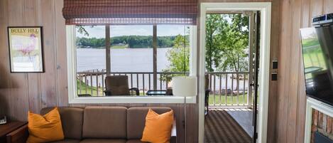 TV connectée, cheminée, chaßne hi-fi