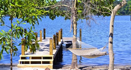 Bay protected big water get away. Sunsets! Pontoon boat available by request.