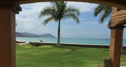 PARADIES BEI BAHIA DELFIN / BEAUTIFUL 1. STOCK, POOLSIDE, OCEANVIEW, GOLD ZONE