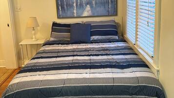 1 bedroom, iron/ironing board, free WiFi, bed sheets