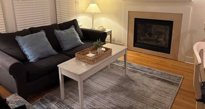 John Cozy Cottage, Sleeps Four