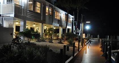 OCEANVIEW / OCEANFRONT APARTMENT WITH RESORT AMENITIES, KEY LARGO, TAVERNIER