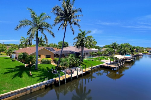 Cape Coral Southern Exposure  Vacation Paradise Located On A Canal, Heated Pool