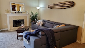 Smart TV, chimenea, videojuegos y reproductor de DVD