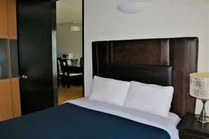 3 Schlafzimmer, Zimmersafe, Bügeleisen/Bügelbrett, WLAN