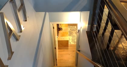 1 of the Safest neighborhoods in America. Unique one of a kind with Hot Tub.