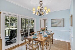 Dining - SILVER MOSS KIAWAH! Modern 4 Bed, Comm. Pool + Beach Access (Kiawah Island)