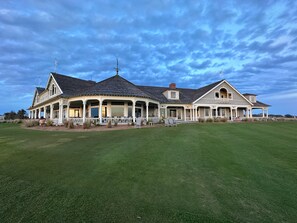 Exterior - SILVER MOSS KIAWAH! Modern 4 Bed, Comm. Pool + Beach Access (Kiawah Island)