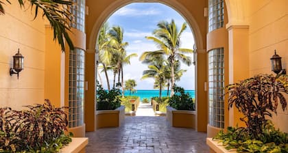 3RD Floor BEACHFRONT PENTHOUSE Grace Bay Beach -No car needed. SUMMER SPECIAL!