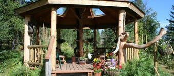 Ranch close to Glacier; open views/ mtns/meadows/creek/trails; wildlife; barns