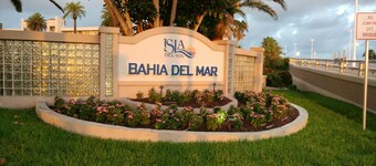 Disfrute de atardeceres pacíficos en el Club Bahía