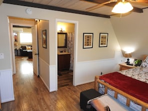 1 chambre, fer et planche à repasser, accès au Wi-Fi (inclus)