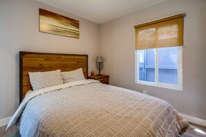 1 habitación, tabla de planchar con plancha, internet y ropa de cama
