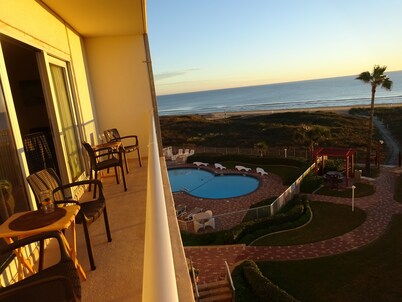 Ocean View of Beautiful Sunrises over the Gulf - Beach out the Back Door
