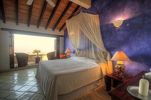 3 bedrooms, in-room safe, iron/ironing board, travel crib