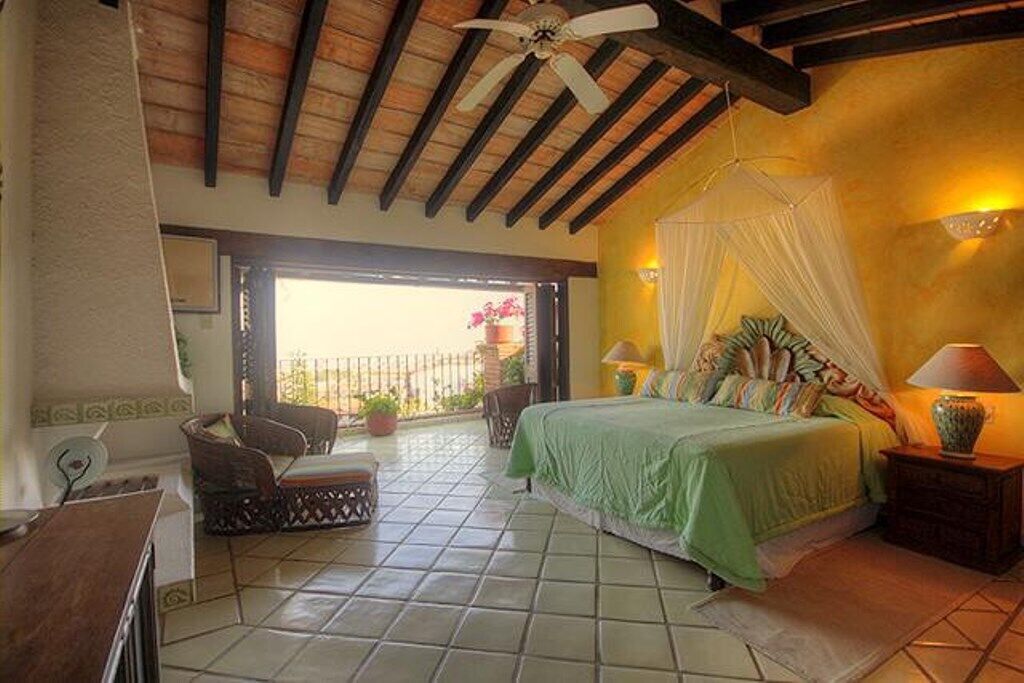 3 bedrooms, in-room safe, iron/ironing board, travel crib